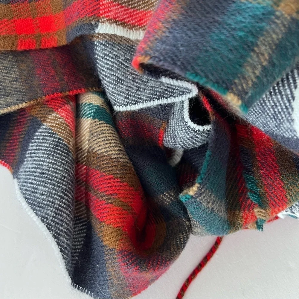 EUC J Crew Cabincore Juniper White Plaid Scarf